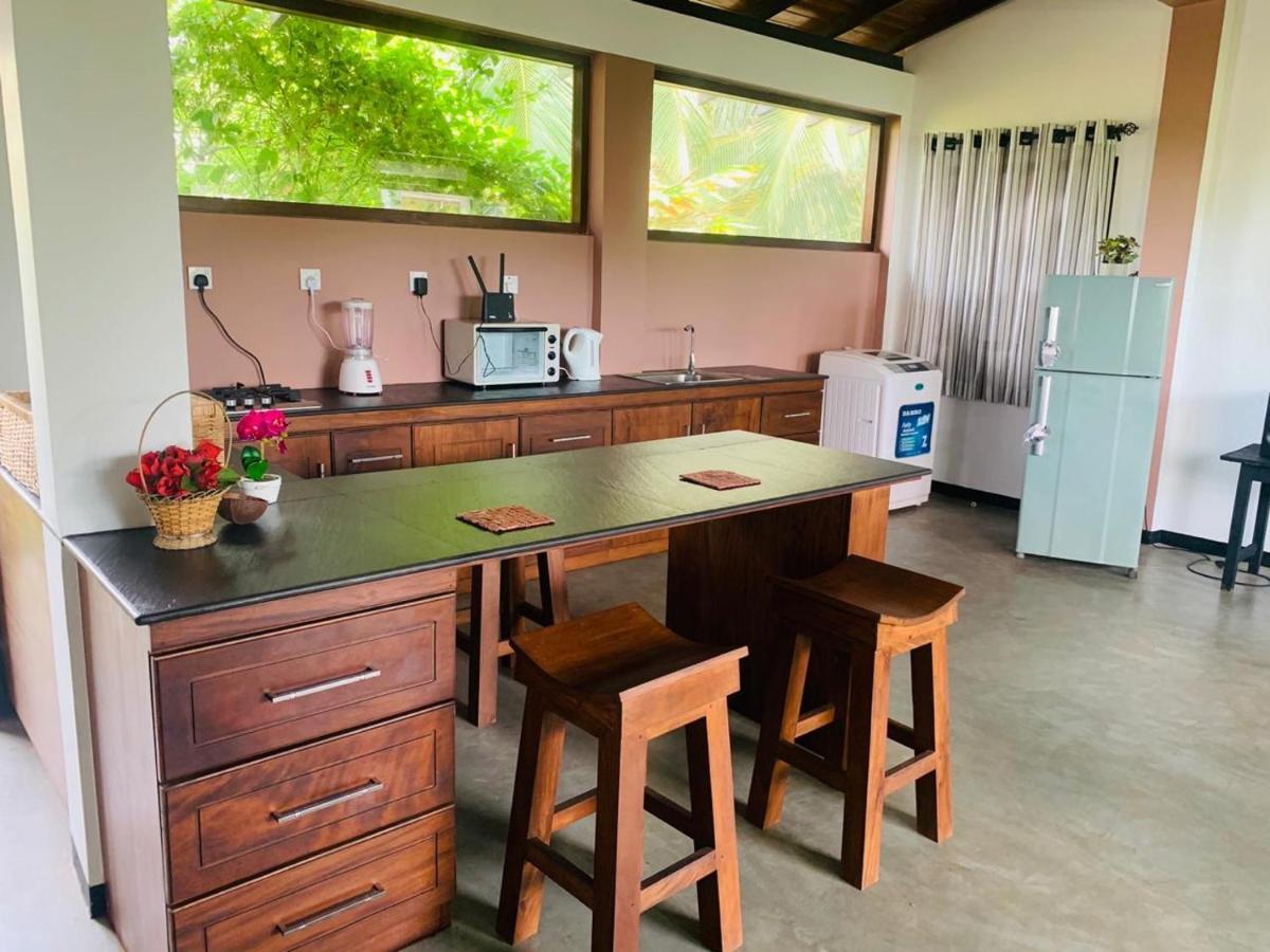 Villa A & A Hikkaduwa Ngoại thất bức ảnh